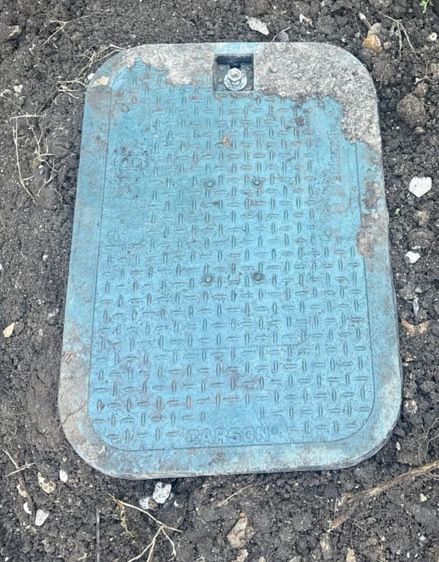 Vault lid closed